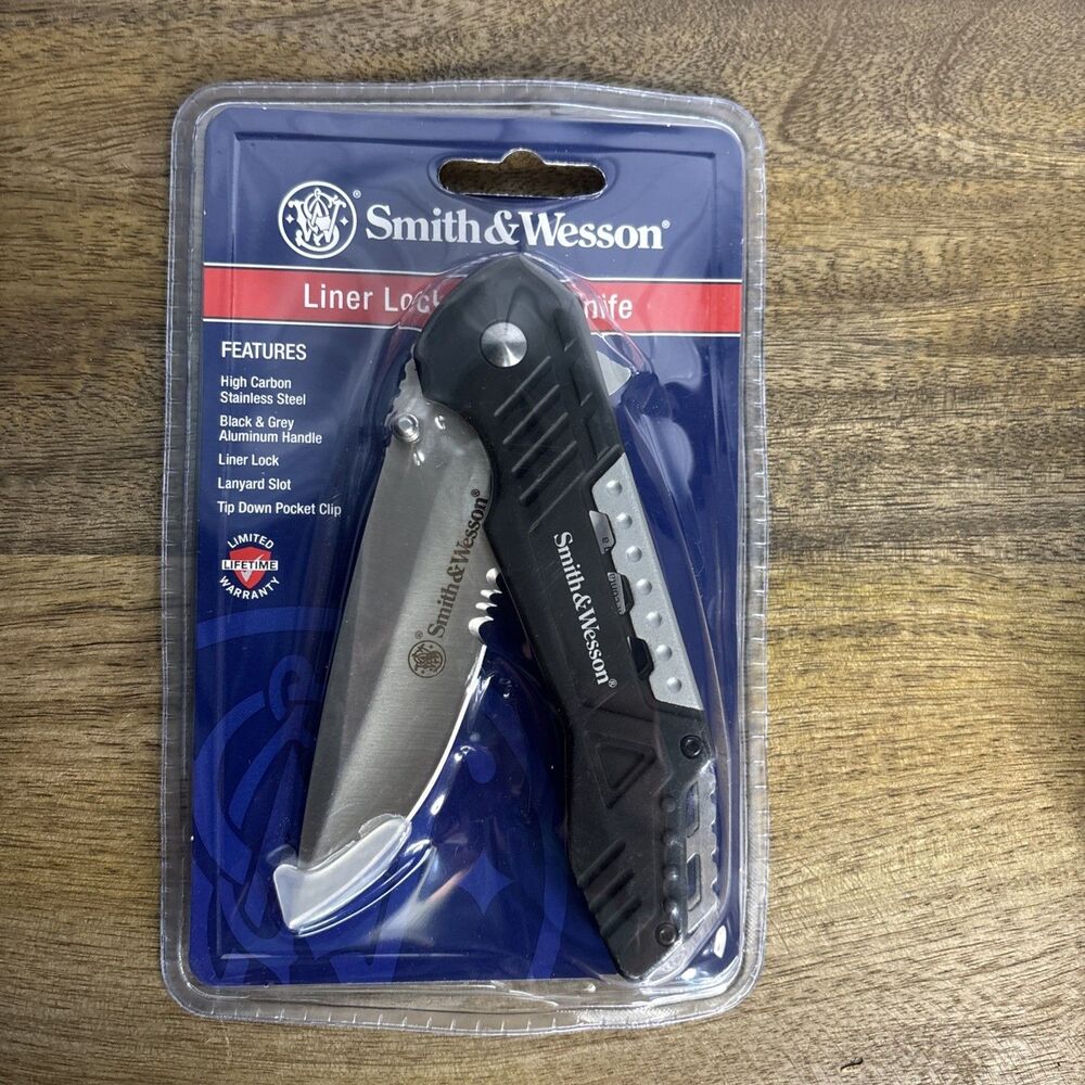 Smith & Wesson Liner Lock Folding Knife New